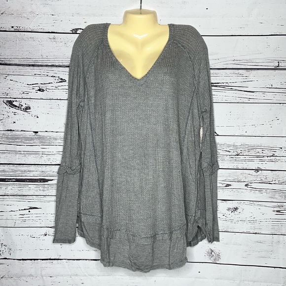 We the Free NWT Size L Gray Laguna Thermal Waffle Knit Oversized Top - Picture 1 of 4